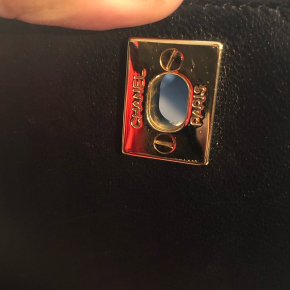 CHANEL double loop in smooth leather and gold hardware - Picture 12 of 12